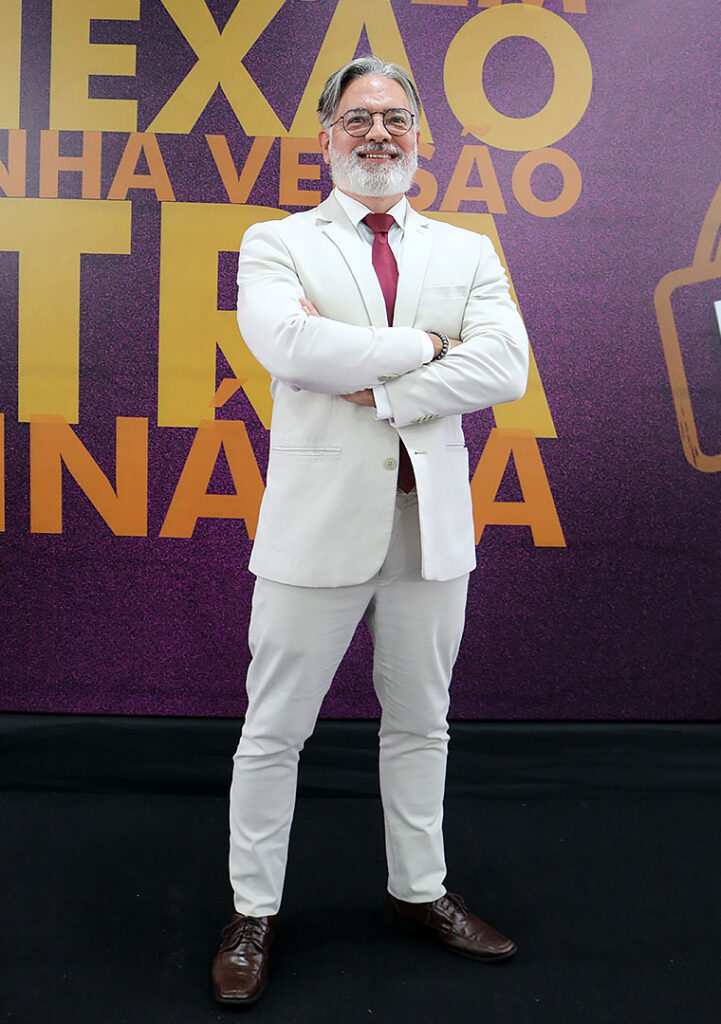 PROFESSOR-PEDRO-CORDIER-TREINADOR-EMOCIONAL-COMPORTAMENTAL-PSICOLOGO-DERMATOARTE-EXPERIENCE-2025